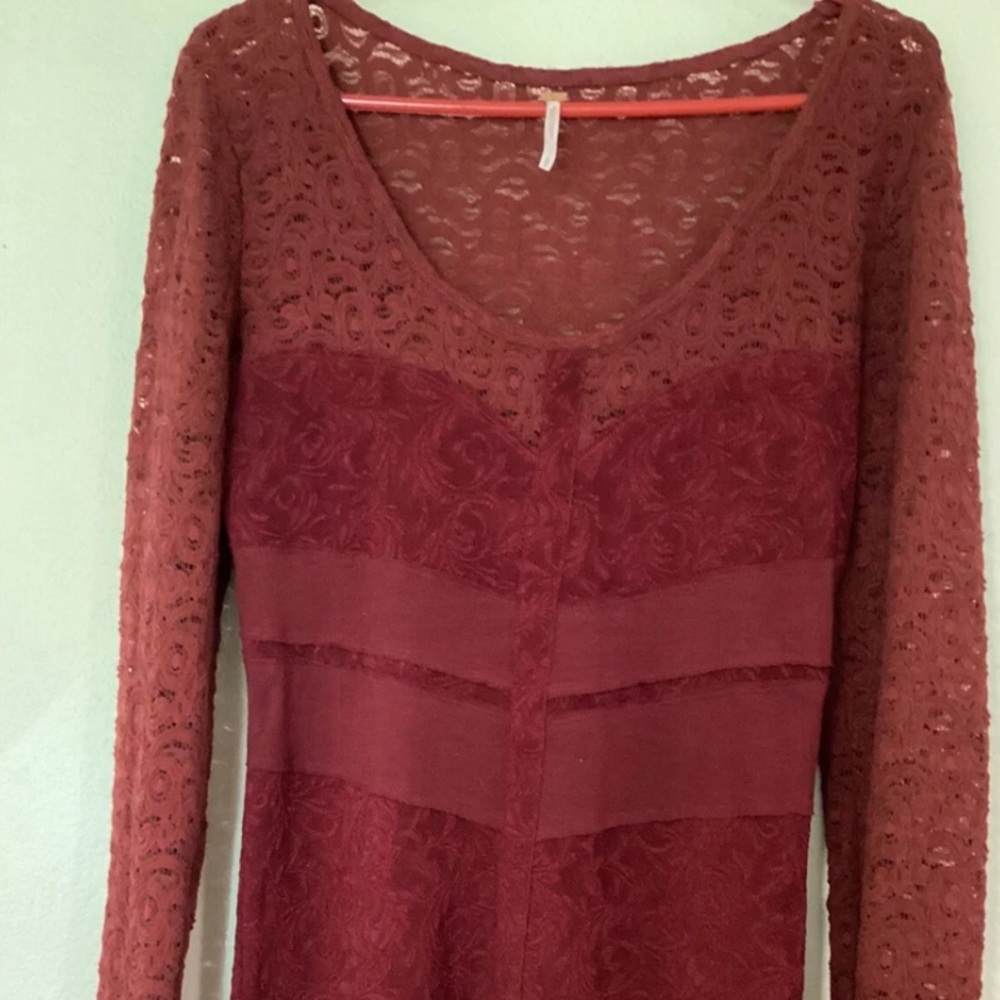 FREE PEOPLE Elegant Lace Overlay Long Sleeve  Burgundy Cocktail Mini
Dress
Sz M